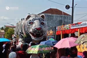 replika hewan macan untuk karnaval